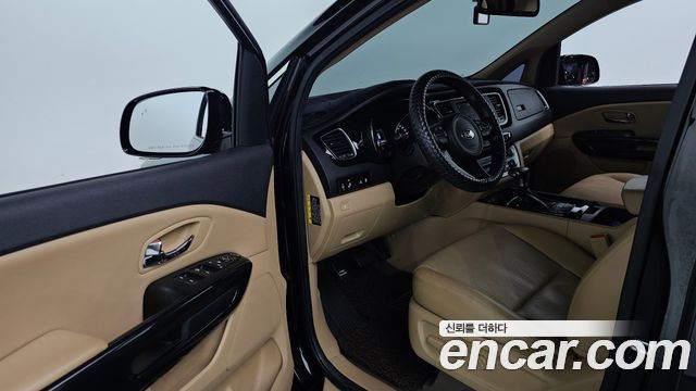 Kia Carnival 9-seater Prestige 2018 — фото 10