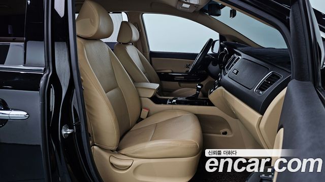 Kia Carnival 9-seater Prestige 2018 — фото 11