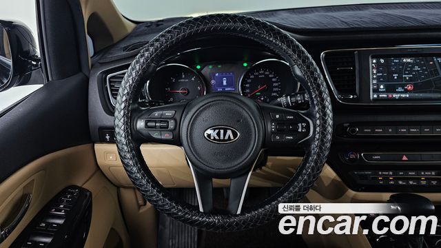 Kia Carnival 9-seater Prestige 2018 — фото 13