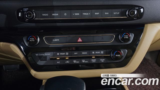 Kia Carnival 9-seater Prestige 2018 — фото 17