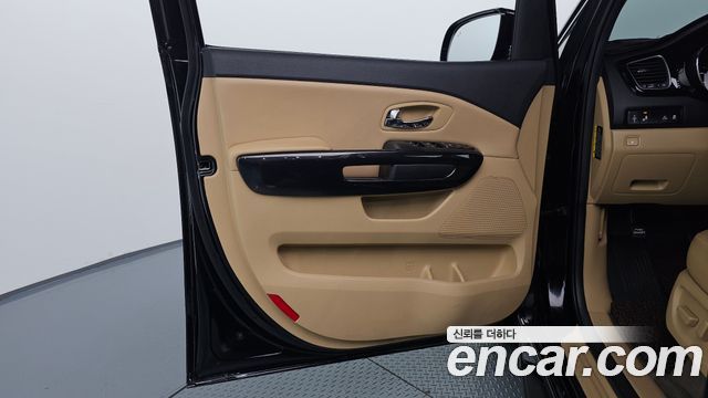 Kia Carnival 9-seater Prestige 2018 — фото 24