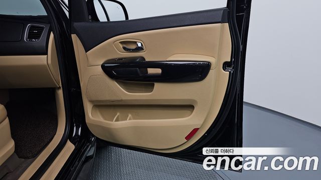 Kia Carnival 9-seater Prestige 2018 — фото 25