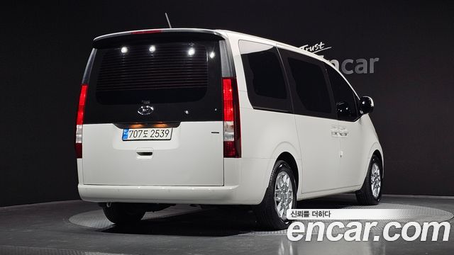 Hyundai Staria 4WD Tourer 11-Seater Modern 2022 — фото 2
