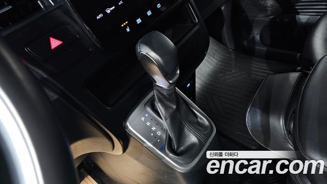 Hyundai Staria 4WD Tourer 11-Seater Modern 2022 — фото 9