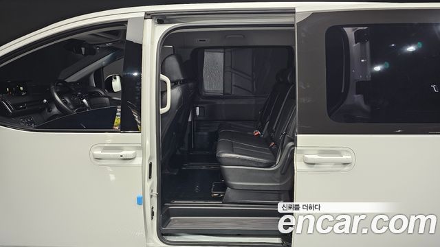 Hyundai Staria 4WD Tourer 11-Seater Modern 2022 — фото 11