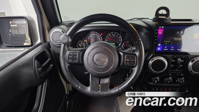 Jeep Wrangler (JK) 3.6 Sahara 4Door 2017 — фото 13