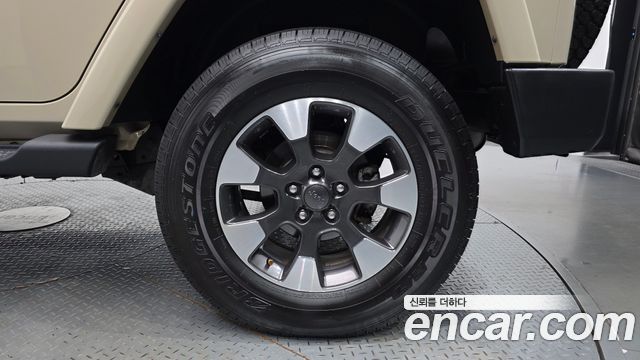 Jeep Wrangler (JK) 3.6 Sahara 4Door 2017 — фото 21