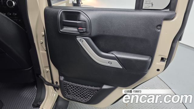 Jeep Wrangler (JK) 3.6 Sahara 4Door 2017 — фото 25