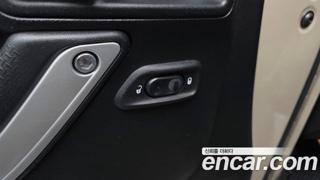 Jeep Wrangler (JK) 3.6 Sahara 4Door 2017 — фото 30