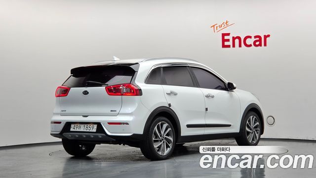 Kia Niro Prestige 2018 — фото 2