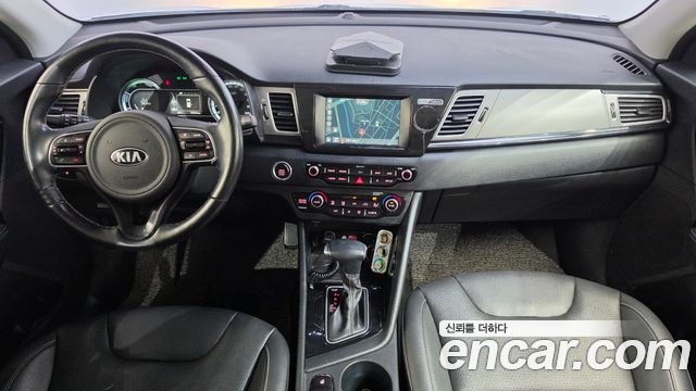 Kia Niro Prestige 2018 — фото 7