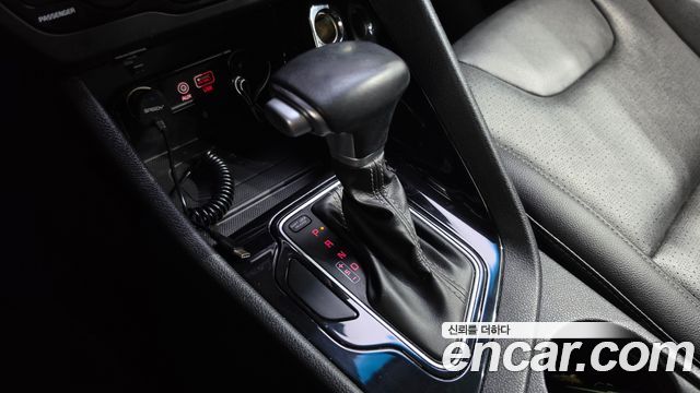 Kia Niro Prestige 2018 — фото 9