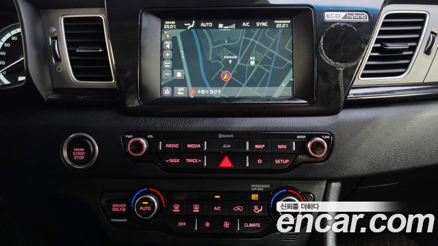 Kia Niro Prestige 2018 — фото 13