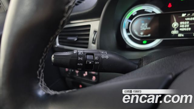 Kia Niro Prestige 2018 — фото 31