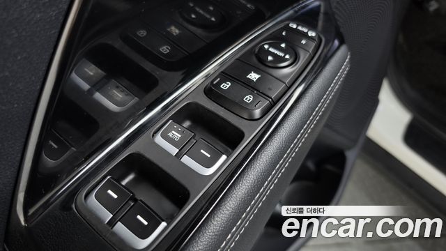Kia Niro Prestige 2018 — фото 32