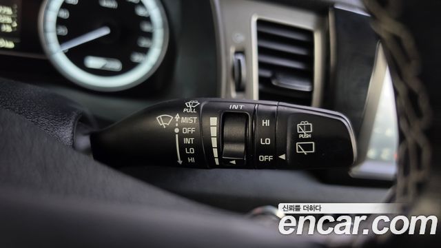 Kia Niro Prestige 2018 — фото 33