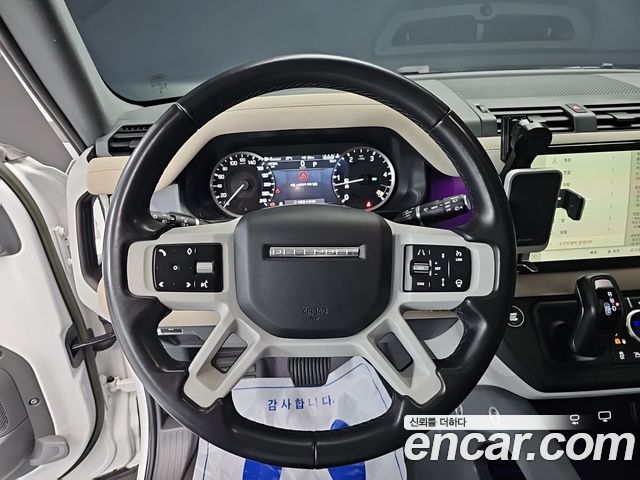 Land Rover Defender (L663) 110 D250 SE 2023 — фото 15