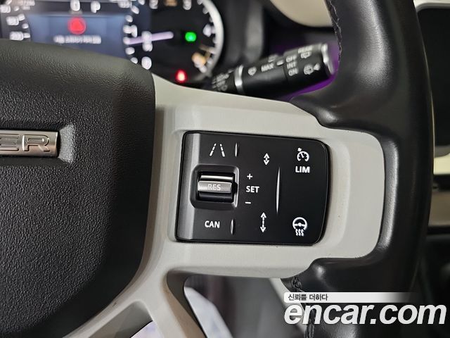 Land Rover Defender (L663) 110 D250 SE 2023 — фото 16