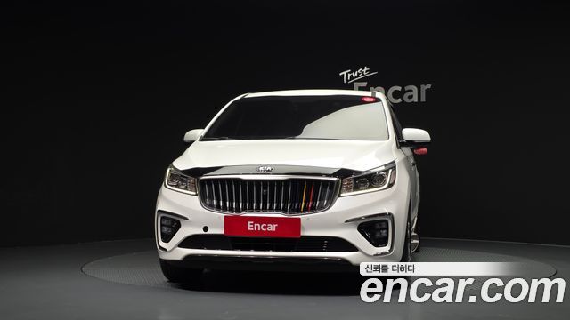 Kia Carnival 9-Seater Prstige 2019 — фото 3