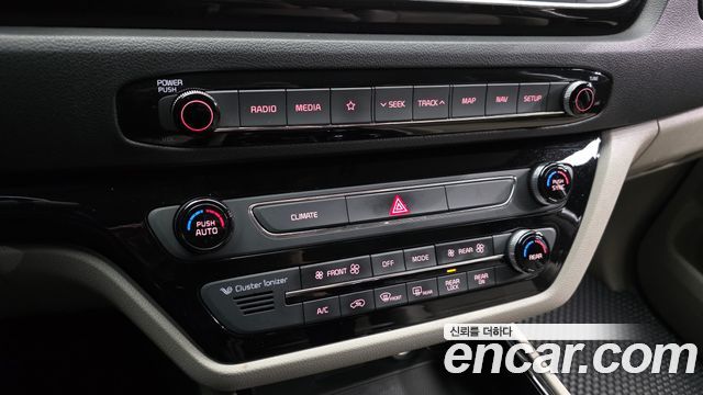 Kia Carnival 9-Seater Prstige 2019 — фото 17