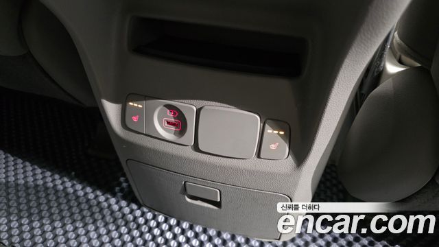 Kia Carnival 9-Seater Prstige 2019 — фото 18