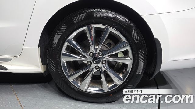 Kia Carnival 9-Seater Prstige 2019 — фото 21