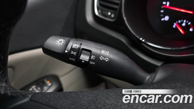 Kia Carnival 9-Seater Prstige 2019 — фото 27