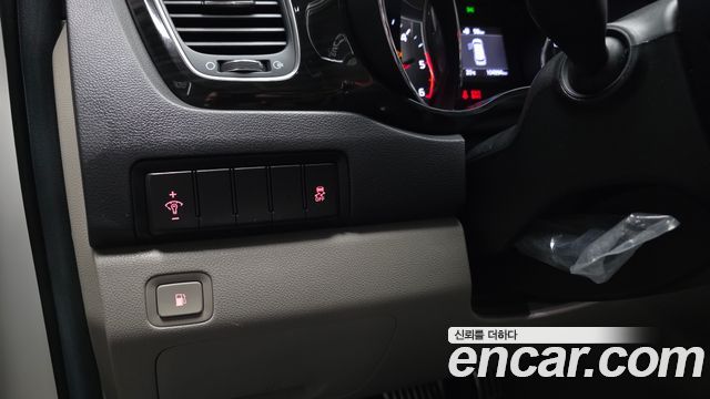 Kia Carnival 9-Seater Prstige 2019 — фото 28