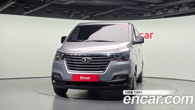 Hyundai Grand Starex Van 3-Seater Style 2019 — фото 3