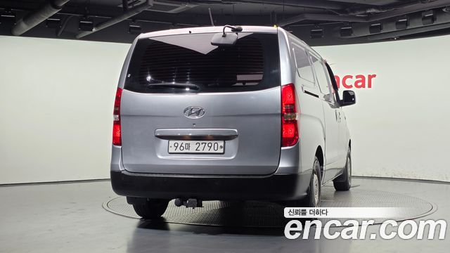 Hyundai Grand Starex Van 3-Seater Style 2019 — фото 4