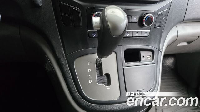 Hyundai Grand Starex Van 3-Seater Style 2019 — фото 9