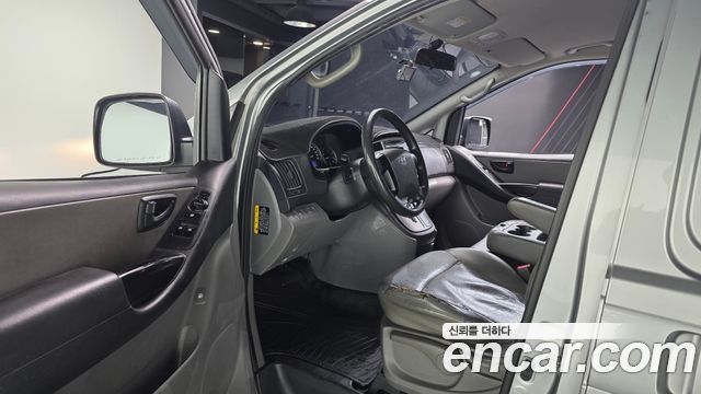 Hyundai Grand Starex Van 3-Seater Style 2019 — фото 10