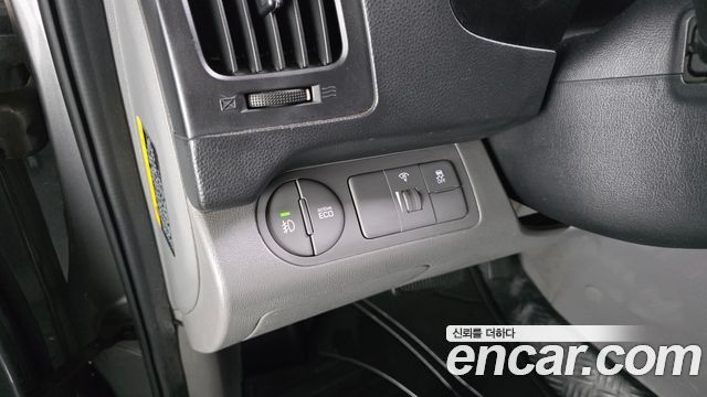 Hyundai Grand Starex Van 3-Seater Style 2019 — фото 15