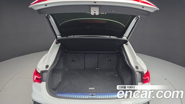 Audi Q3 (F3) 35 TDI Premium Sportback 2023 — фото 24