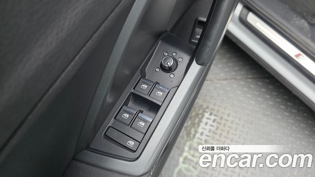 Audi Q3 (F3) 35 TDI Premium Sportback 2023 — фото 38