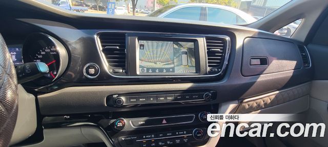 Kia Carnival 9-seater Prestige 2018 — фото 8