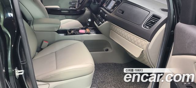 Kia Carnival 9-seater Prestige 2018 — фото 16
