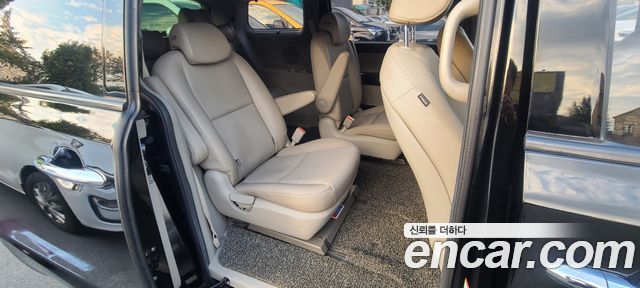 Kia Carnival 9-seater Prestige 2018 — фото 17