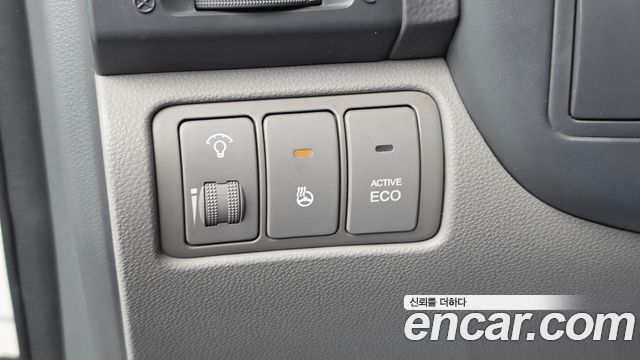 Kia Carnival R Grand Carnival GLX Premium 2013 — фото 18