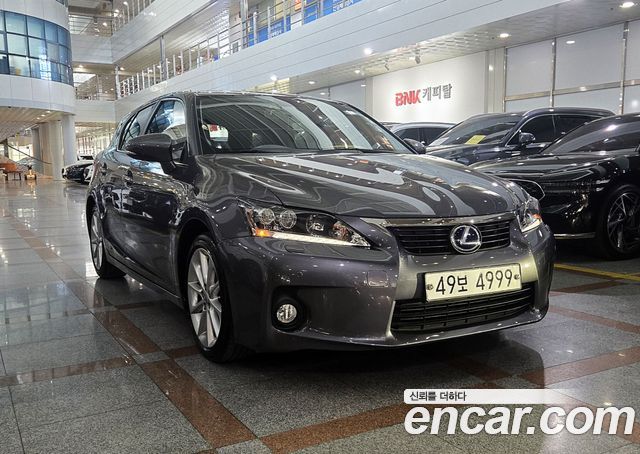 Lexus CT200h 1.8 Compact Luxury ZWA10 2012 — фото 3