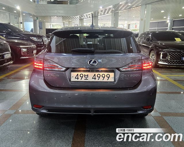 Lexus CT200h 1.8 Compact Luxury ZWA10 2012 — фото 5