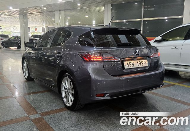 Lexus CT200h 1.8 Compact Luxury ZWA10 2012 — фото 6