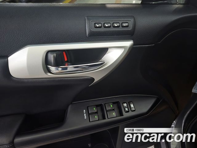 Lexus CT200h 1.8 Compact Luxury ZWA10 2012 — фото 9