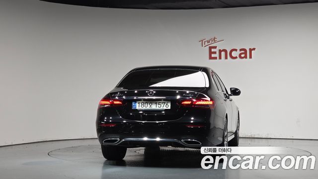 Mercedes-Benz E-Class (W213) E220d 4MATIC AMG Line 2021 — фото 4