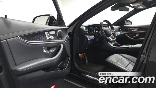 Mercedes-Benz E-Class (W213) E220d 4MATIC AMG Line 2021 — фото 10