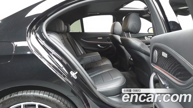 Mercedes-Benz E-Class (W213) E220d 4MATIC AMG Line 2021 — фото 12