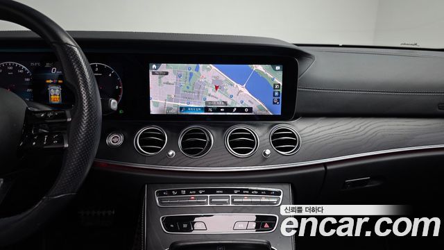 Mercedes-Benz E-Class (W213) E220d 4MATIC AMG Line 2021 — фото 14