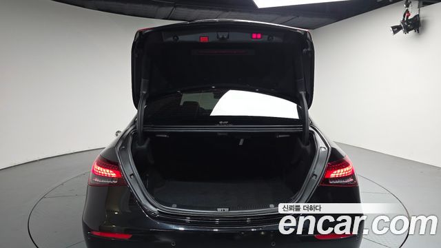Mercedes-Benz E-Class (W213) E220d 4MATIC AMG Line 2021 — фото 20