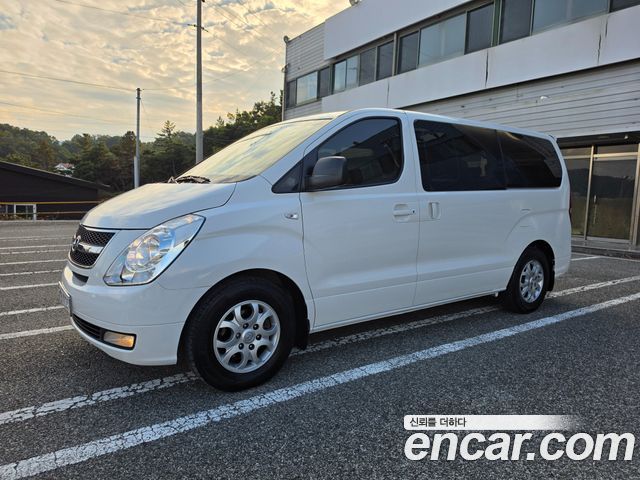 Hyundai Grand Starex 12-Seater Wagon CVX Luxury