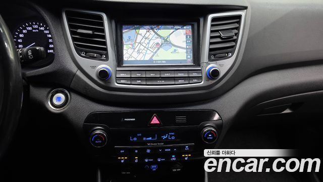 Hyundai Tucson Diesel 2.0 2WD Modern 2016 — фото 13